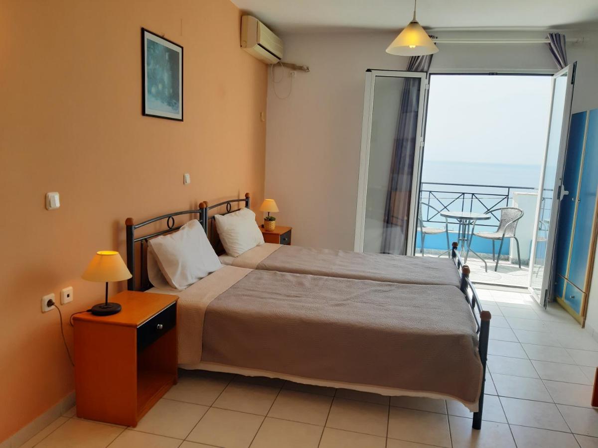 Casa De Blue Aparthotel Lourdata (Kefalonia)
