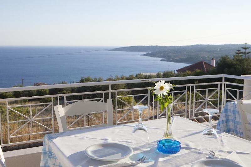 Casa De Blue Aparthotel Lourdata (Kefalonia)